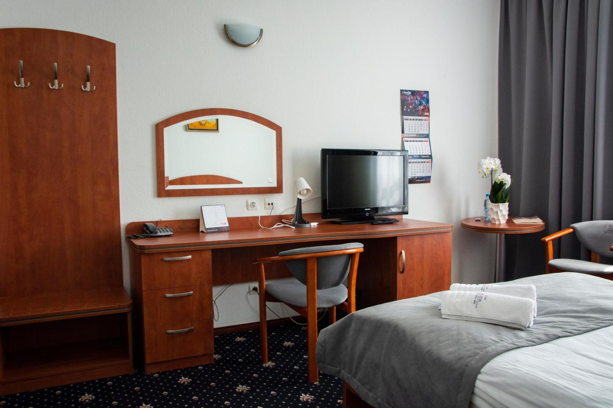 Hotel Restauracja Autos Solec Kujawski Extérieur photo