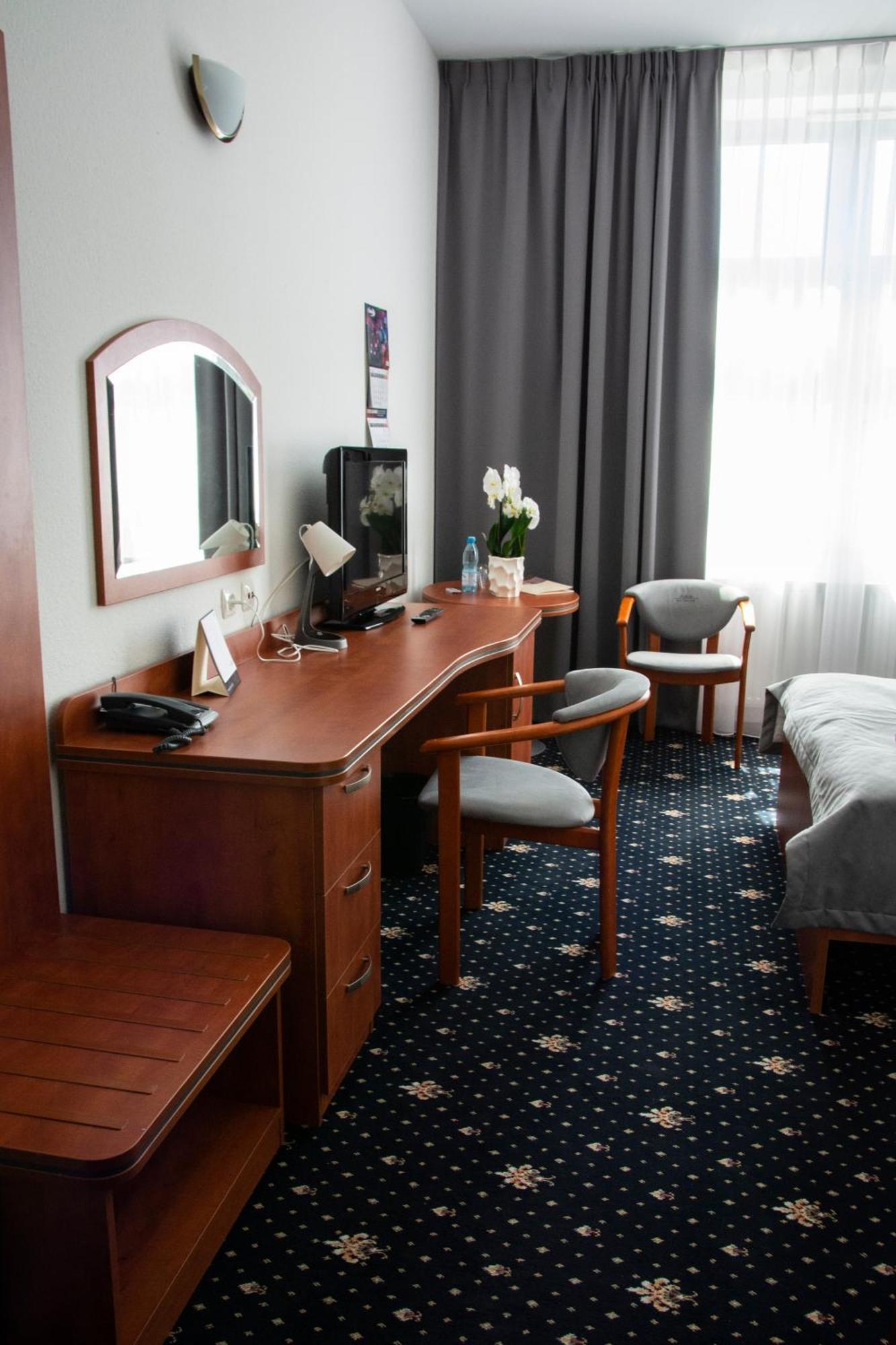 Hotel Restauracja Autos Solec Kujawski Extérieur photo