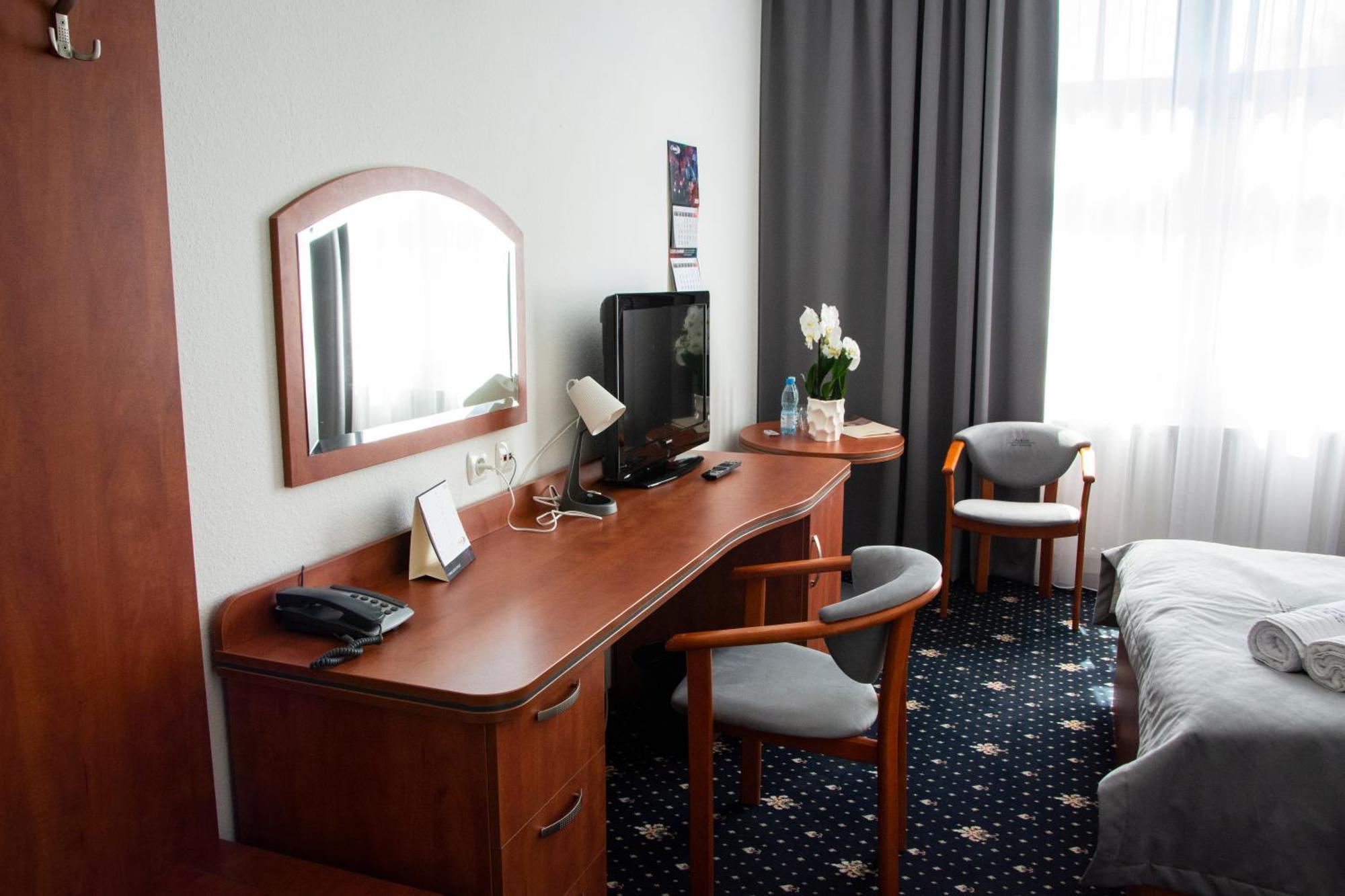 Hotel Restauracja Autos Solec Kujawski Extérieur photo